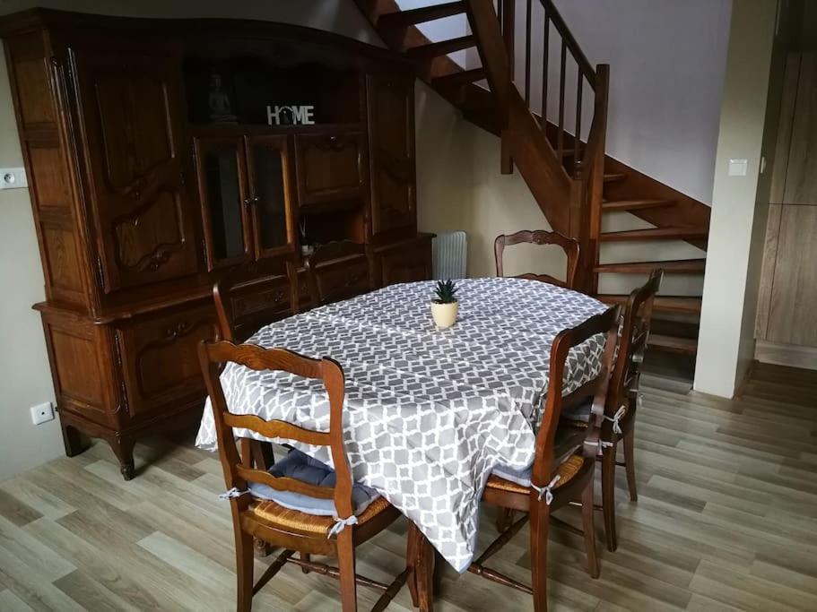 Maison Les Vieilles Cours Blosville Екстер'єр фото